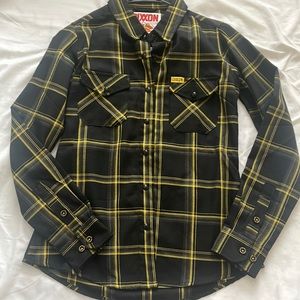 Women’s NWT dixxon flannel size small